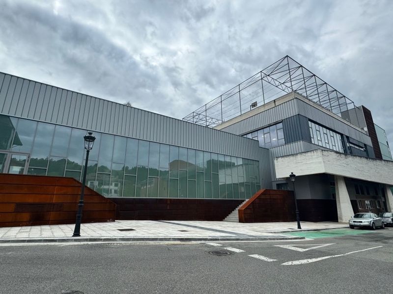 Joxe Migel Barandiaran udal kiroldegiak ordutegi berezia izango du Aste Santuan