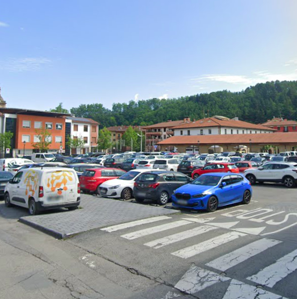 Ostiral honetan, apirilak 17, Lazkaoko Euskadi Plazako aparkalekua itxiko da San Prudentzio jaietarako barraken muntaketa dela eta Ostiral honetan, apirilak 17, Lazkaoko Euskadi Plazako aparkalekua itxiko da San Prudentzio jaietarako barraken muntaketa dela eta