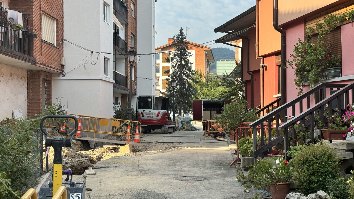 Mikelar 4 5 eremua urbanizatzeko lanak 1